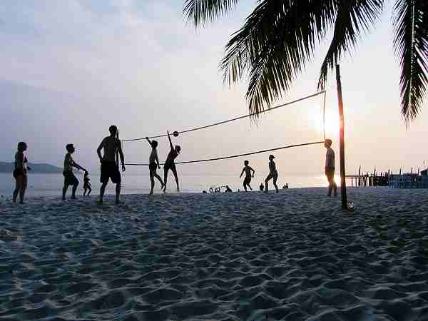 Beach Volleyball at Rawa Island