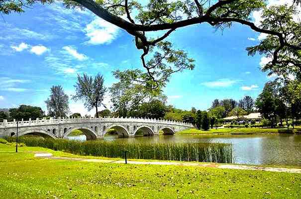 Chinese & Japanese Gardens Singapore