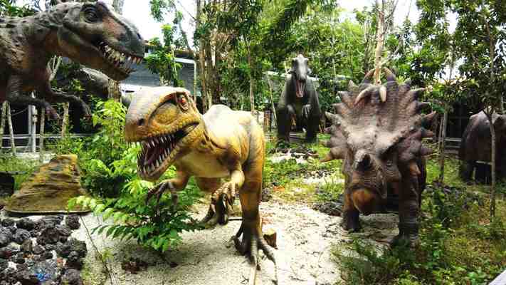 Don Hu Jurassic Park Garden Muar Dinosaur