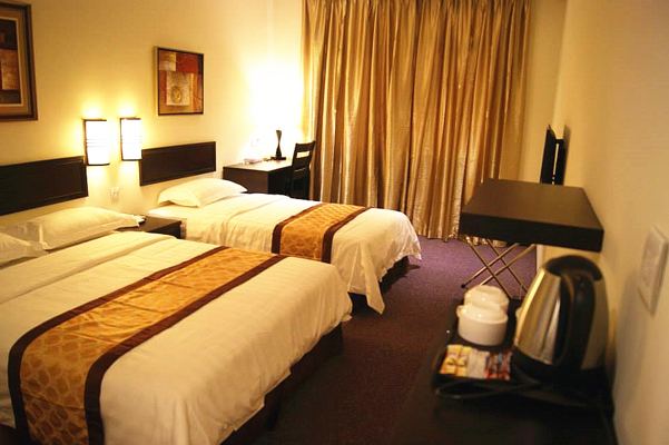 Golden Lake Muar Hotel Room