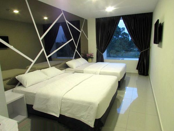 Goody Hotel in Bukit Indah Room