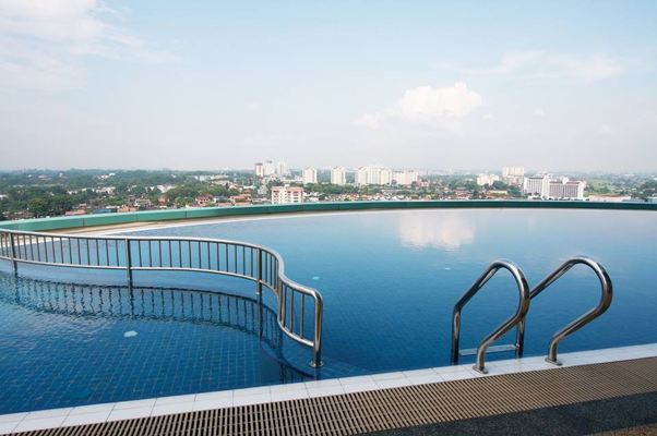 Grand Paragon Hotel JB Rooftop Swimming Pool