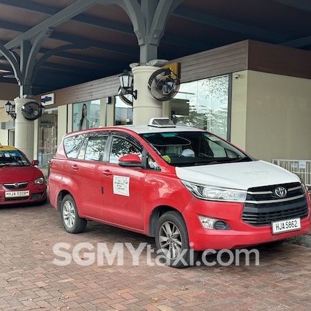 Local Taxi At JPO Bus Stop