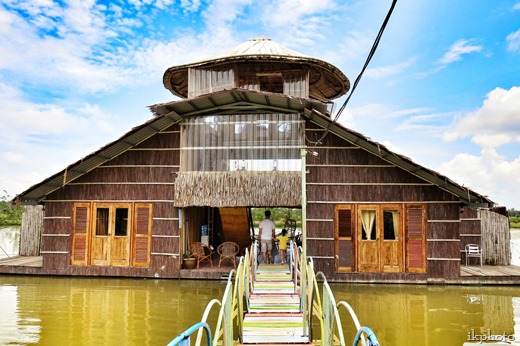Kahang Organic Rice Eco Farm Stay (Deluxe Floating Chalet)