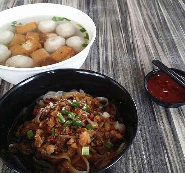 Kulai老彭家鱼丸面Food