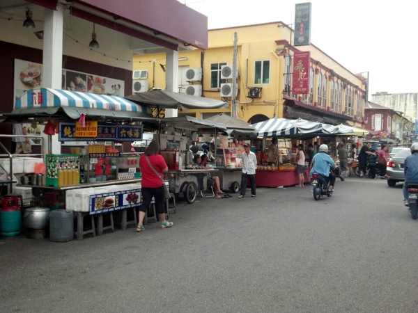 Muar Glutton Street 贪吃街