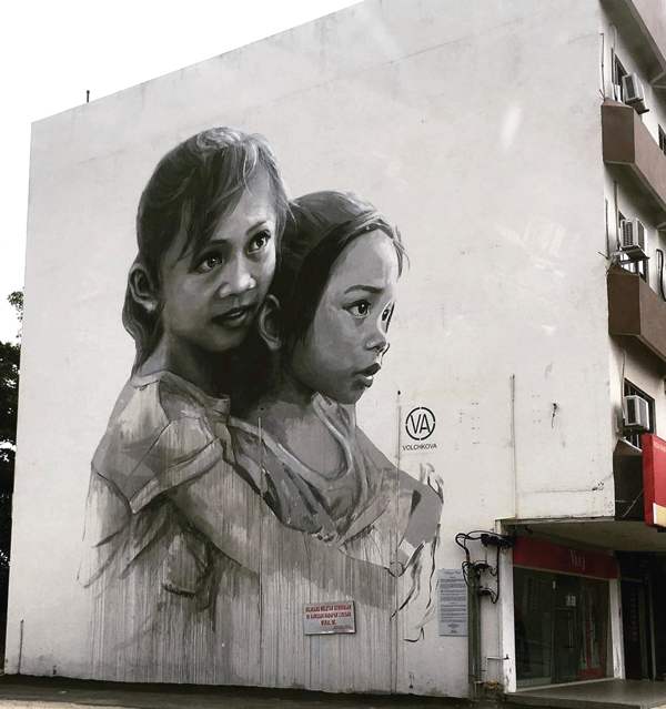 Muar Mural Two Sisters