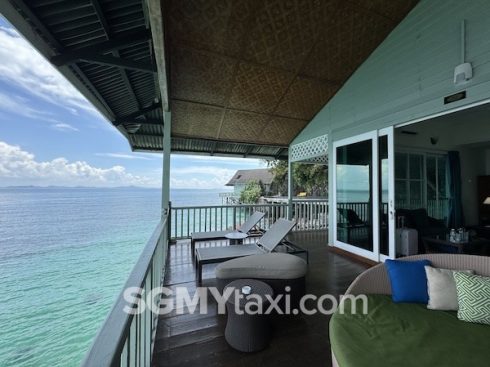 Rawa Island Resort Room Type_Waterfront_balcony bench