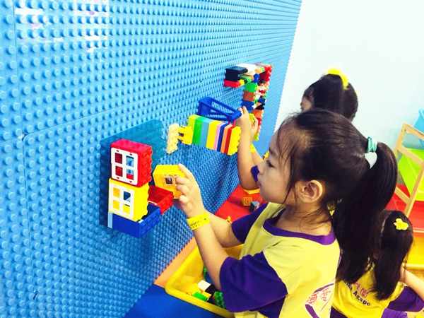 The Creator Gallery Batu Pahat Lego Playing