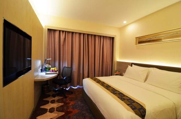 V8 Hotel JB Double Deluxe Room