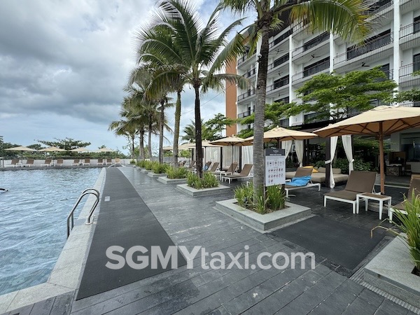 Westin Desaru Swimming Pool Bar