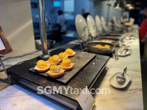 westin desaru buffet breakfast_egg bread