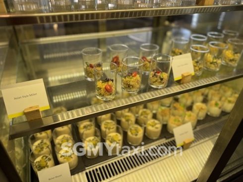 westin desaru buffet breakfast_fresh yogurt drink