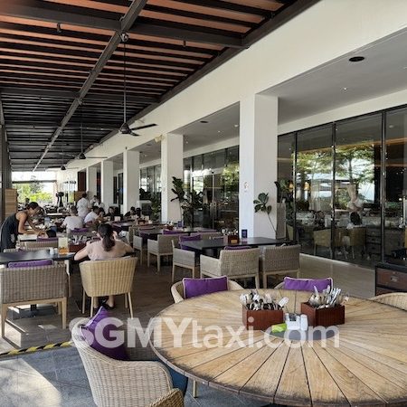 westin desaru buffet breakfast_outdoor table